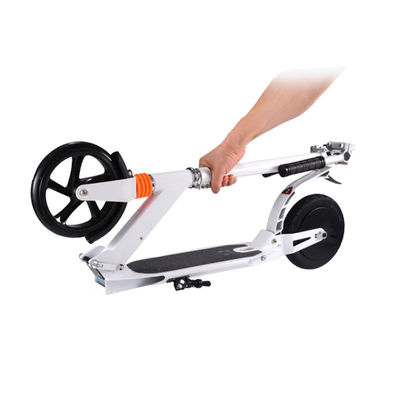 Volwassene 8 inch vouwbare snelle e-scooter met achterste schijfrem en 2-3 uur oplaadtijd