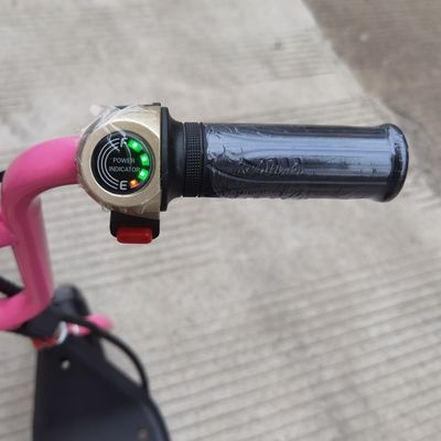8 inch elektrische scooter met mand en stoel Maximale snelheid 15km/h Bereik per lading 8-10KM